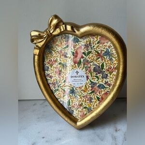 Italian Florentine pictures frame gold baroque rococo relief Italy heart shape